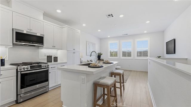 110 Mountaineer Drive, Rancho Mission Viejo, CA 92694