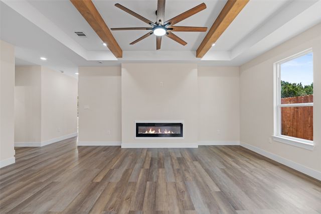 5847 Black Pine Circle, Granbury, TX 76048