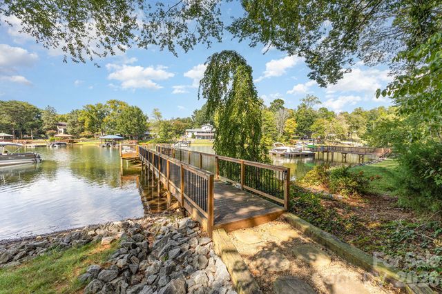 132 Malibu Road, Mooresville, NC 28117
