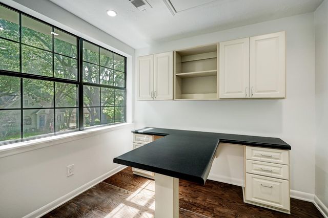 6725 Belmont Street, West University Place, TX 77005
