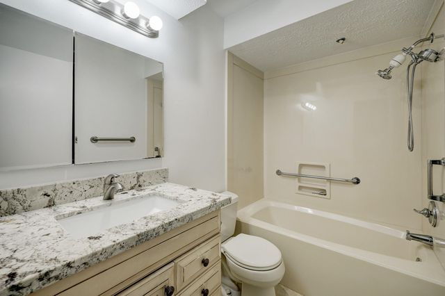 6725 Belmont Street, West University Place, TX 77005