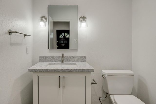 6725 Belmont Street, West University Place, TX 77005