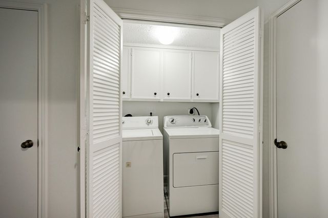 6725 Belmont Street, West University Place, TX 77005