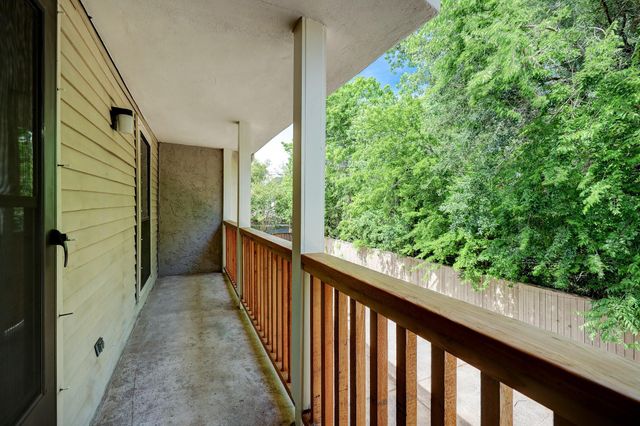 6725 Belmont Street, West University Place, TX 77005