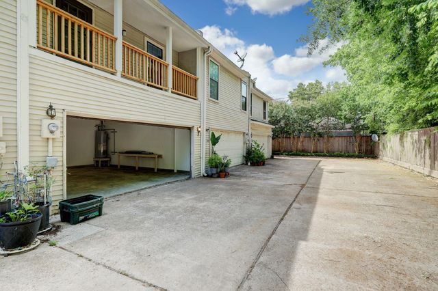 6725 Belmont Street, West University Place, TX 77005