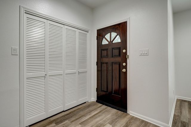 6725 Belmont Street, West University Place, TX 77005