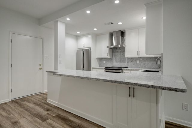 6725 Belmont Street, West University Place, TX 77005