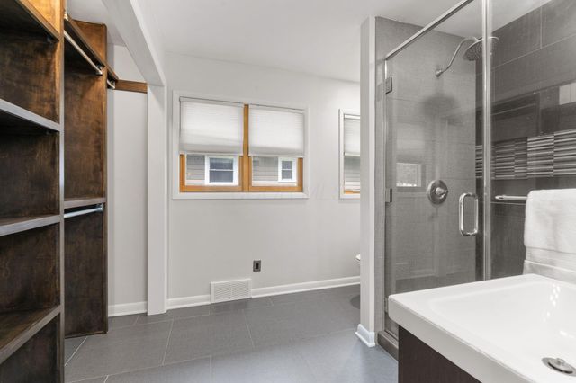 3885 Overdale Drive, Upper Arlington, OH 43220