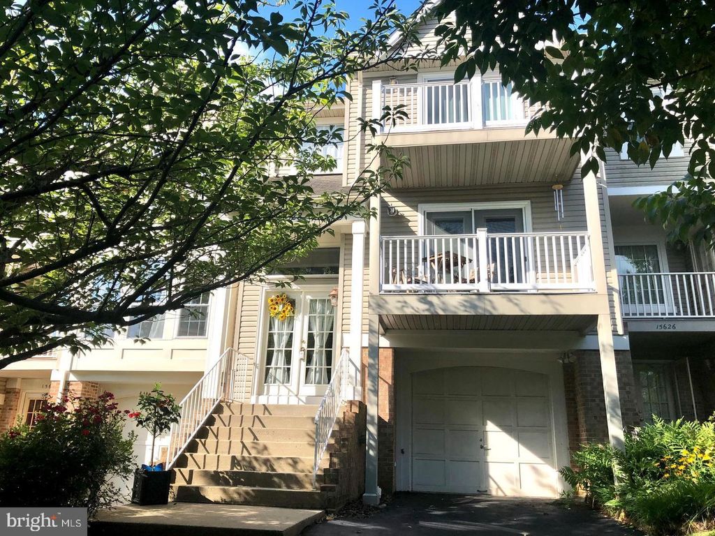 15628 MONTVIEW DR, Dumfries, VA 22025