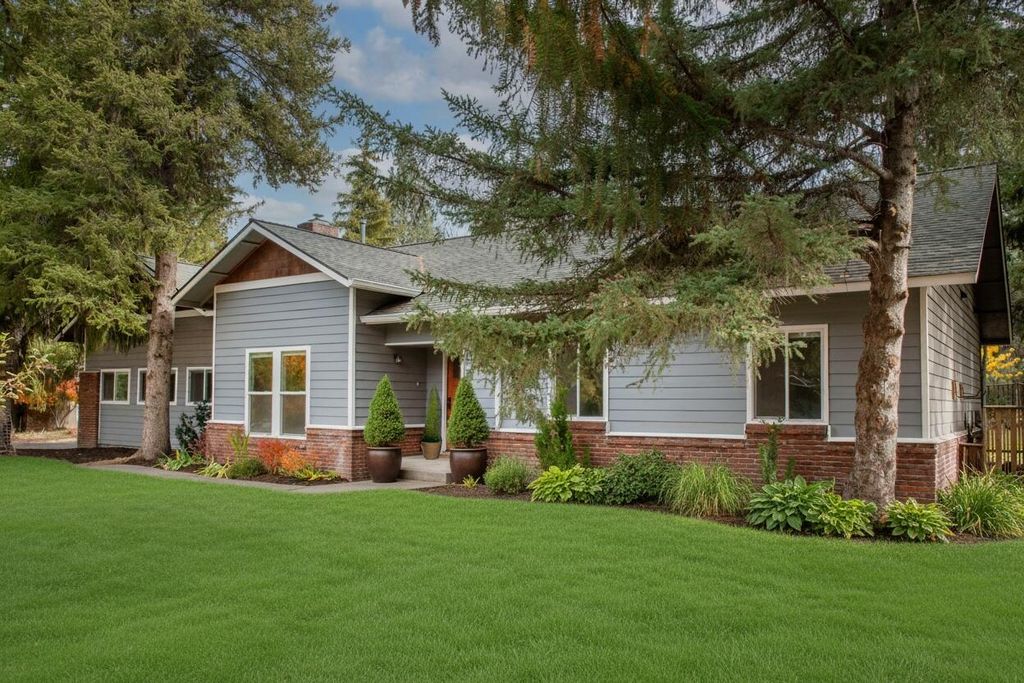 1848 NE 14th Street, Bend, OR 97701