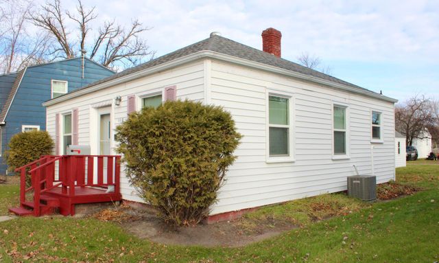 118 Crocker Avenue N, Thief River Falls, MN 56701