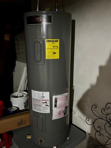 118 Crocker Avenue N, Thief River Falls, MN 56701