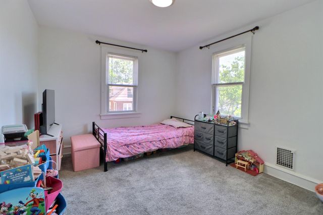 1022 PENN LINE RD, Paulsboro, NJ 08066