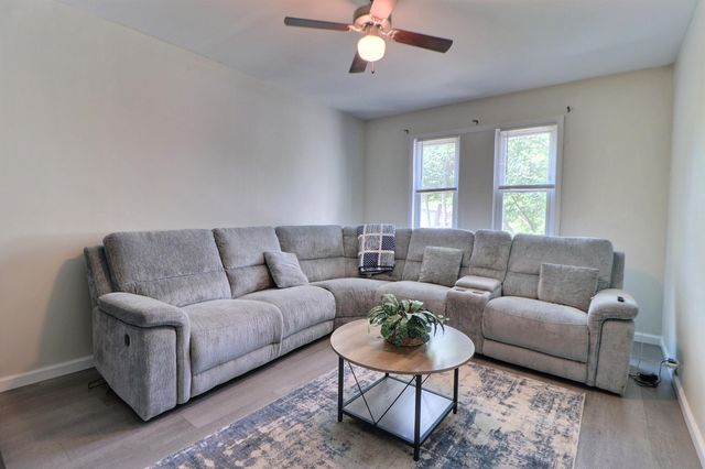 1022 PENN LINE RD, Paulsboro, NJ 08066