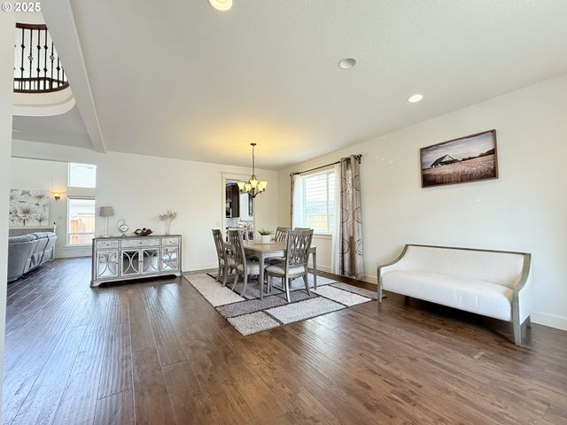 13526 Se ELLEN Dr, Clackamas, OR 97015