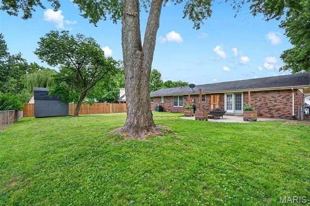 2616 Headland Drive, St Charles, MO 63301