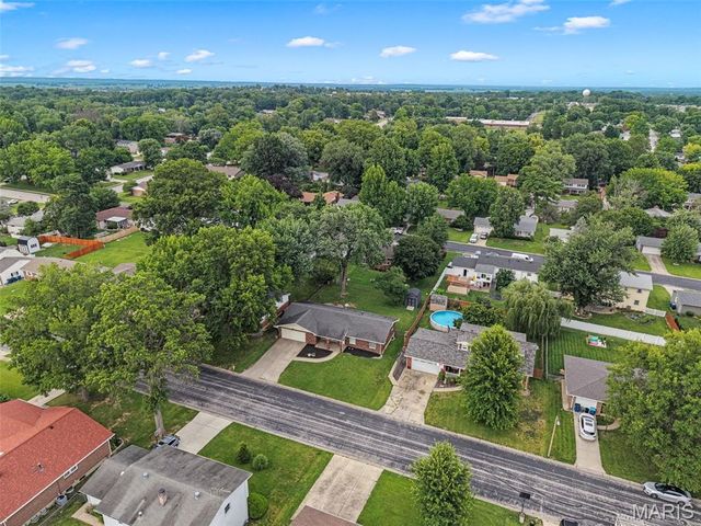 2616 Headland Drive, St Charles, MO 63301
