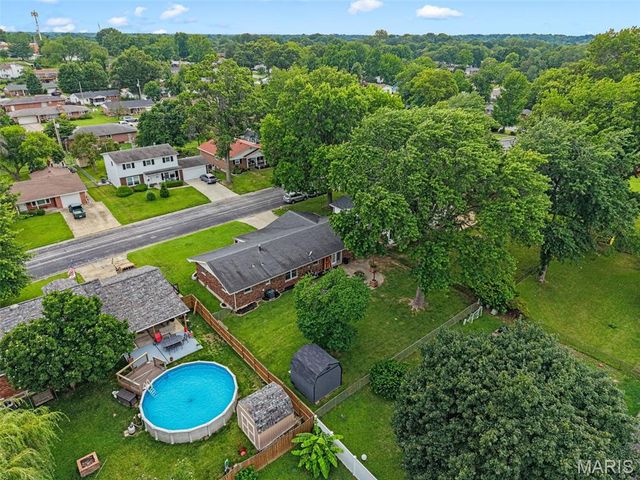 2616 Headland Drive, St Charles, MO 63301
