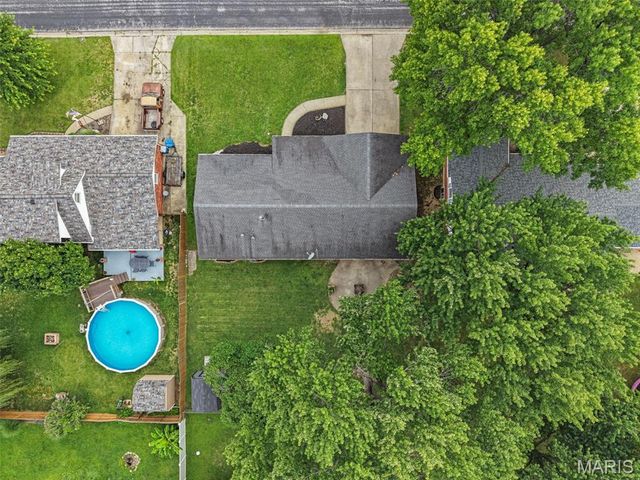 2616 Headland Drive, St Charles, MO 63301