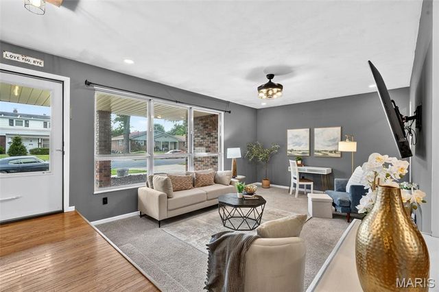 2616 Headland Drive, St Charles, MO 63301