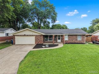 2616 Headland Drive, St Charles, MO 63301