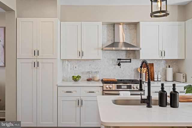 4558 FERNHILL RD, Philadelphia, PA 19144