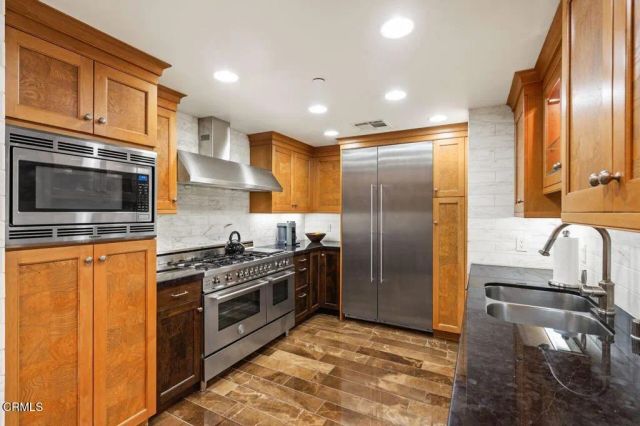 250 S De Lacey Avenue 205, Pasadena, CA 91105