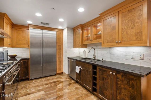 250 S De Lacey Avenue 205, Pasadena, CA 91105