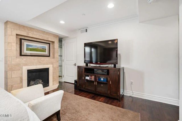 250 S De Lacey Avenue 205, Pasadena, CA 91105