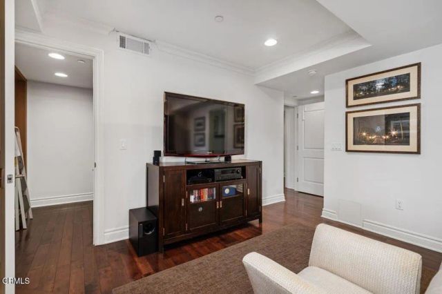 250 S De Lacey Avenue 205, Pasadena, CA 91105