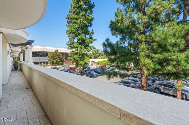 250 S De Lacey Avenue 205, Pasadena, CA 91105