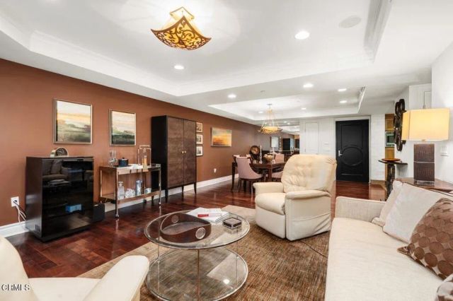 250 S De Lacey Avenue 205, Pasadena, CA 91105