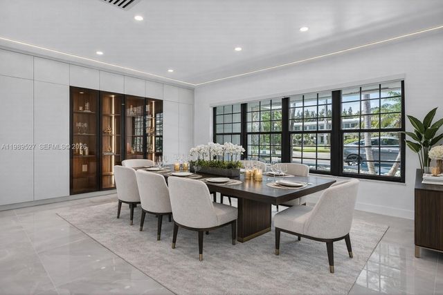 607 Layne Blvd, Hallandale Beach, FL 33009