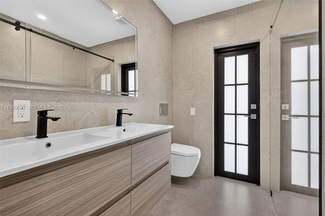 607 Layne Blvd, Hallandale Beach, FL 33009