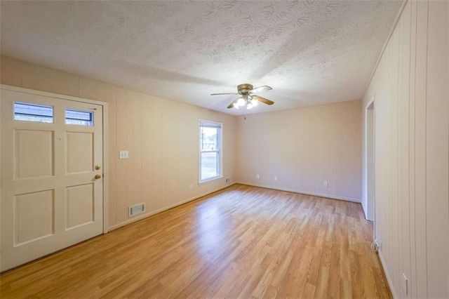 900 Victoria Lane, Oxford, GA 30054