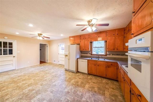 900 Victoria Lane, Oxford, GA 30054