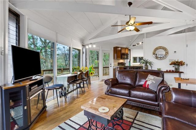 141 Treetop Knoll Drive, Jasper, GA 30143