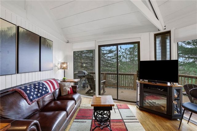 141 Treetop Knoll Drive, Jasper, GA 30143