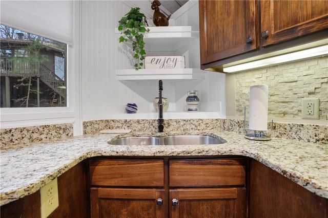 141 Treetop Knoll Drive, Jasper, GA 30143