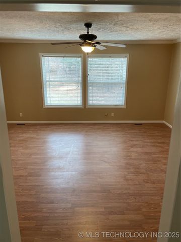 35230 W Montego Bay Road, Mannford, OK 74044