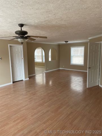 35230 W Montego Bay Road, Mannford, OK 74044