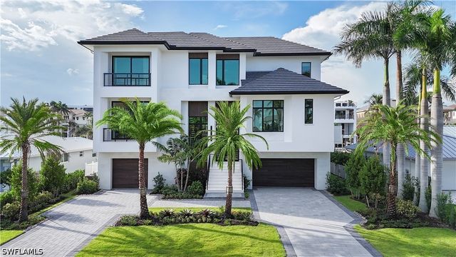 141 Channel DR, Naples, FL 34108