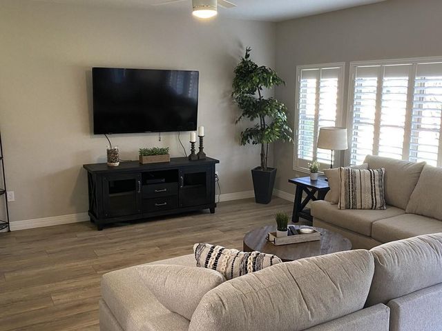 19700 N 76th Street 1047, Scottsdale, AZ 85255