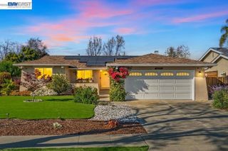 35290 Farnham Dr, Newark, CA 94560