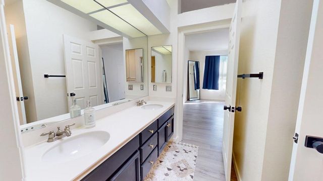 401 S El Cielo Road 22, Palm Springs, CA 92262