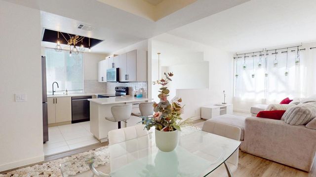 401 S El Cielo Road 22, Palm Springs, CA 92262