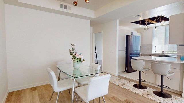 401 S El Cielo Road 22, Palm Springs, CA 92262