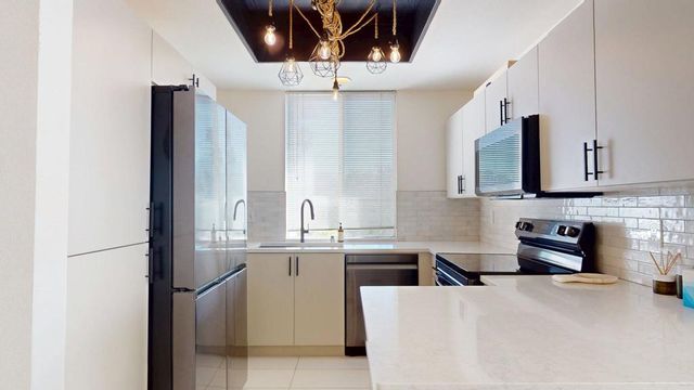 401 S El Cielo Road 22, Palm Springs, CA 92262