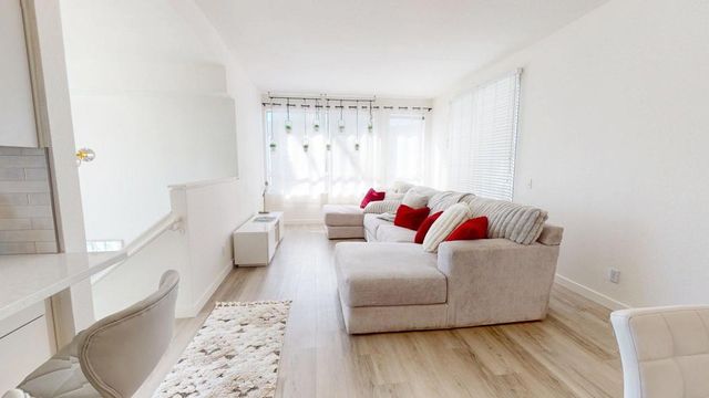 401 S El Cielo Road 22, Palm Springs, CA 92262