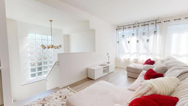 401 S El Cielo Road 22, Palm Springs, CA 92262